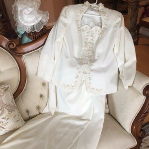 Nahdrée Only Once Worn Mother-Of-Bride Skirt Suit